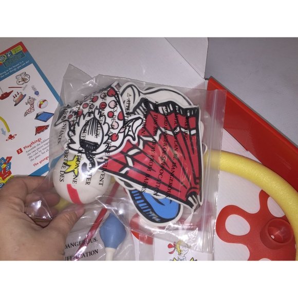 Dr. Seuss The Cat in the Hat "I Can Do That!'' Game - Picture 6 of 13